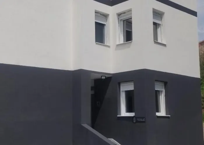 アパート Ivana ソコバニャ